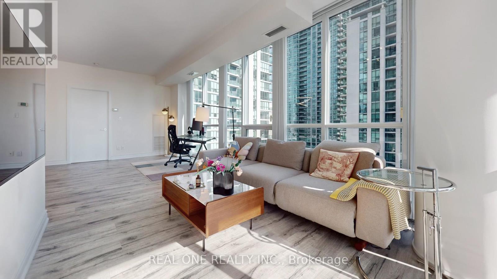 1708 - 33 Bay Street, Toronto, Ontario  M5J 2Z3 - Photo 4 - C12602586