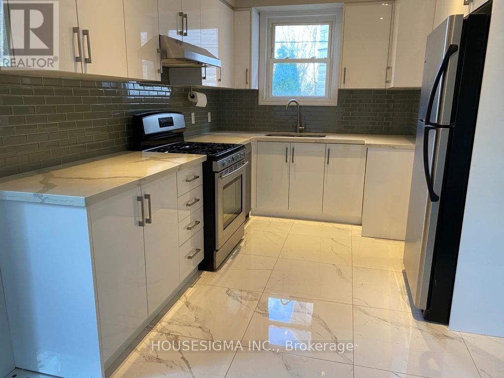 MAIN - 139 HORSHAM AVENUE, Toronto, Ontario