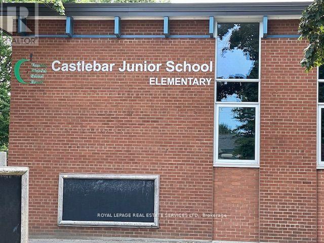 11 Uno Drive, Toronto, Ontario  M8Z 3N7 - Photo 35 - W12602060