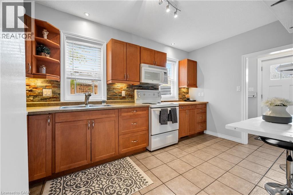 541 Courtland Avenue E, Kitchener, Ontario  N2G 2W9 - Photo 12 - 40789121