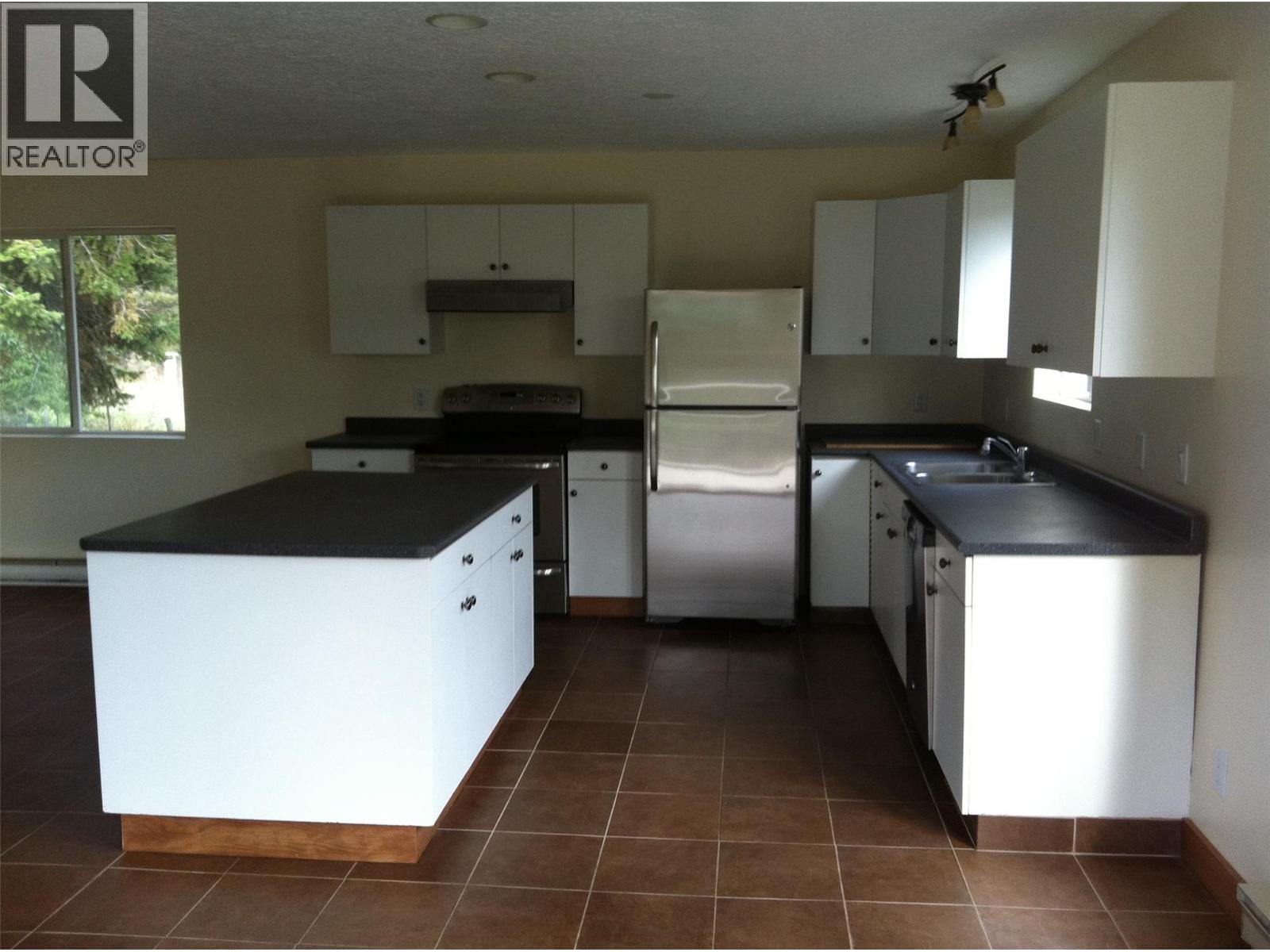 6090 Highway 33, Kelowna, British Columbia  V1P 1H8 - Photo 67 - 10357585