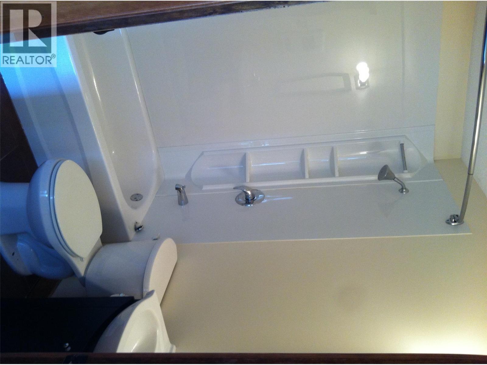 6090 Highway 33, Kelowna, British Columbia  V1P 1H8 - Photo 65 - 10357585