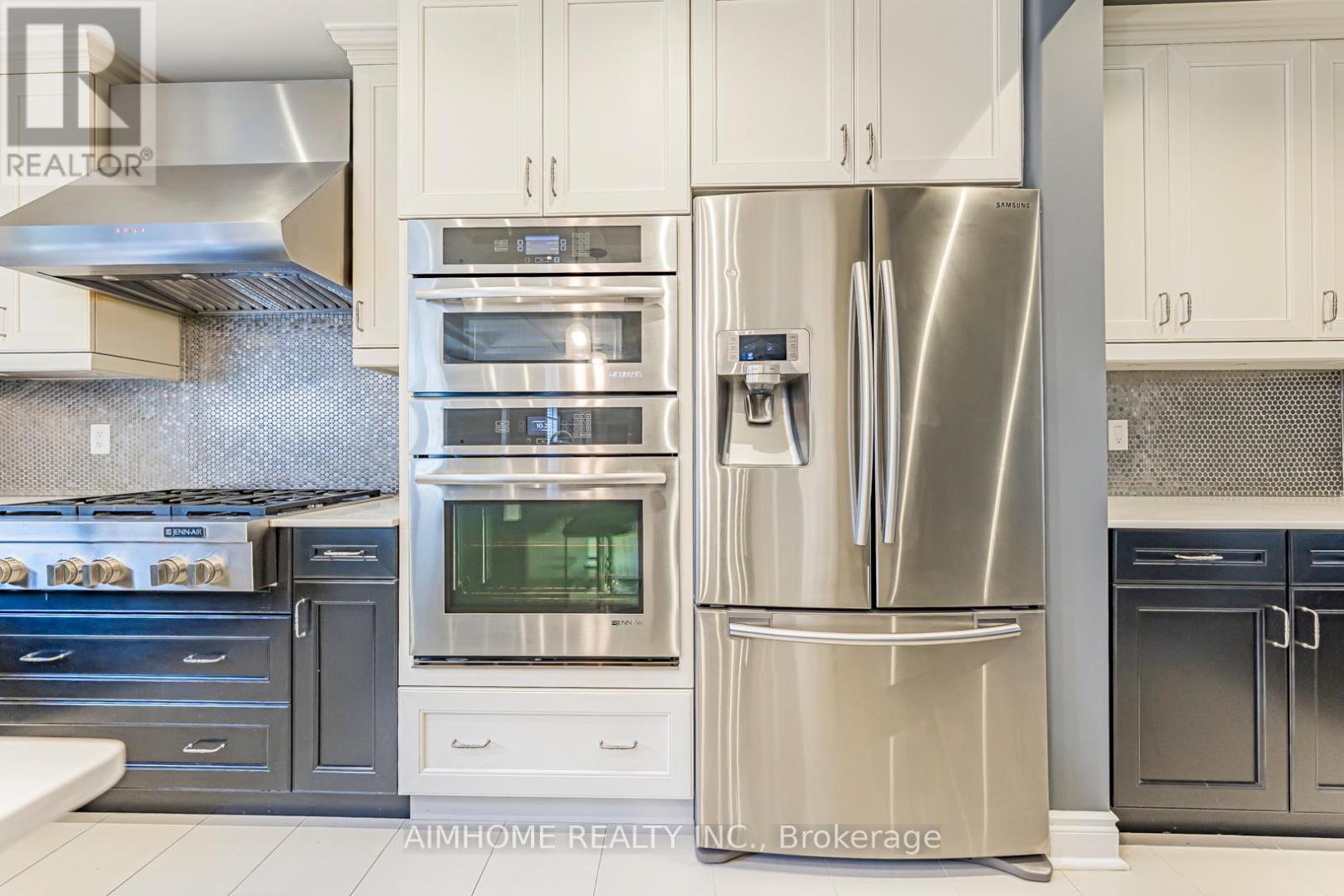 986 Wilbur Pipher Circle, Newmarket, Ontario  L3X 0G5 - Photo 16 - N12602402