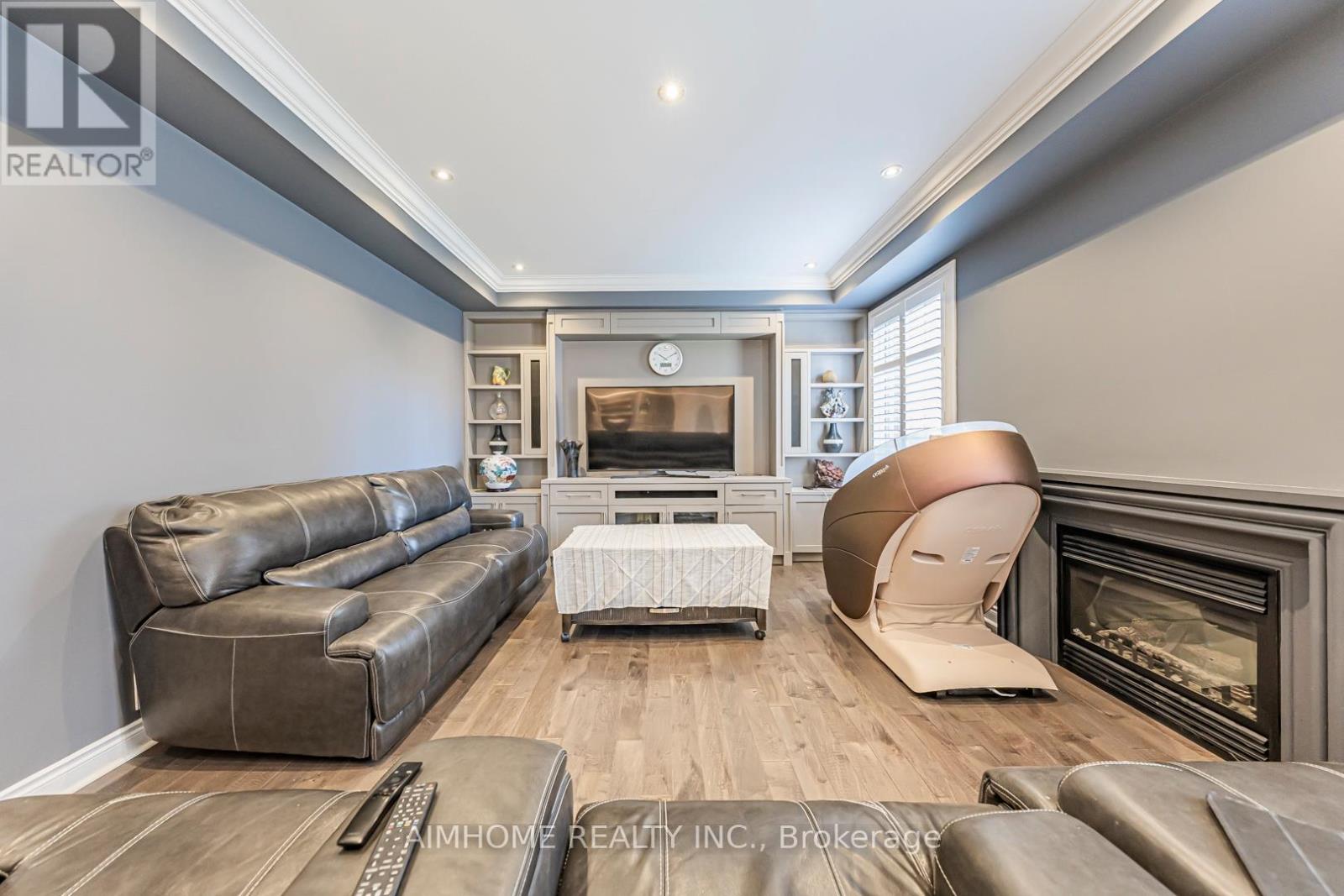 986 Wilbur Pipher Circle, Newmarket, Ontario  L3X 0G5 - Photo 19 - N12602402