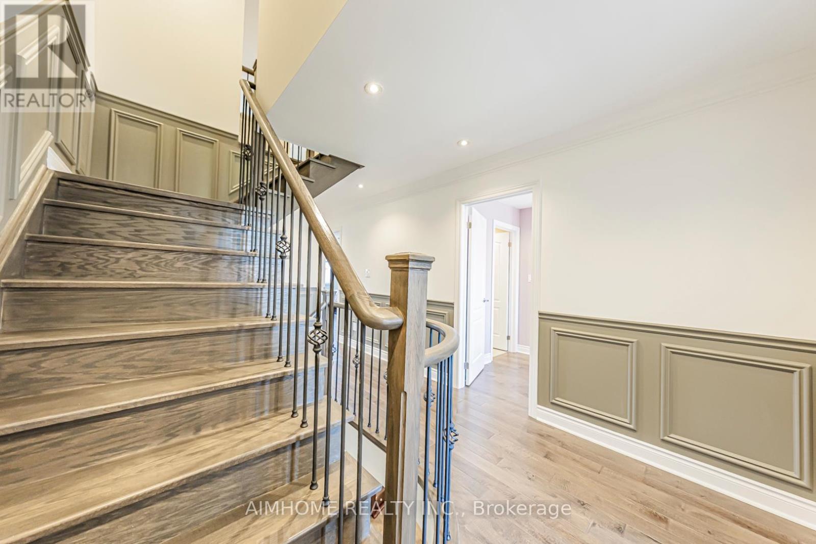 986 Wilbur Pipher Circle, Newmarket, Ontario  L3X 0G5 - Photo 38 - N12602402