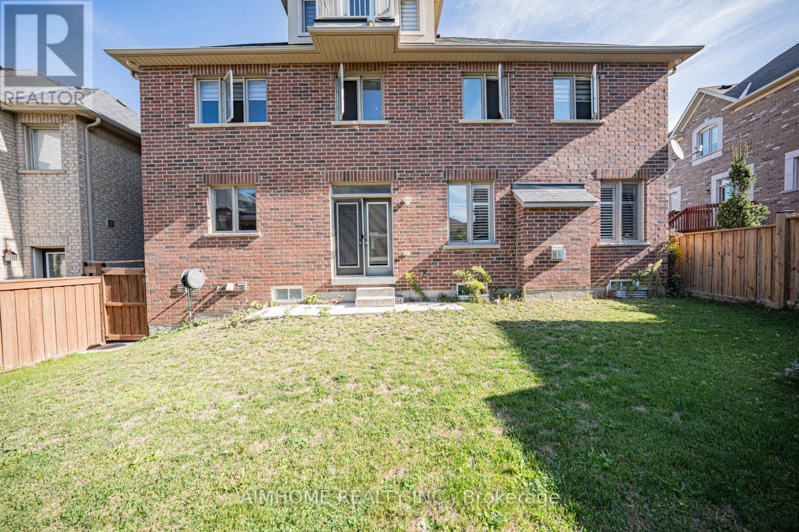 986 Wilbur Pipher Circle, Newmarket, Ontario  L3X 0G5 - Photo 47 - N12602402