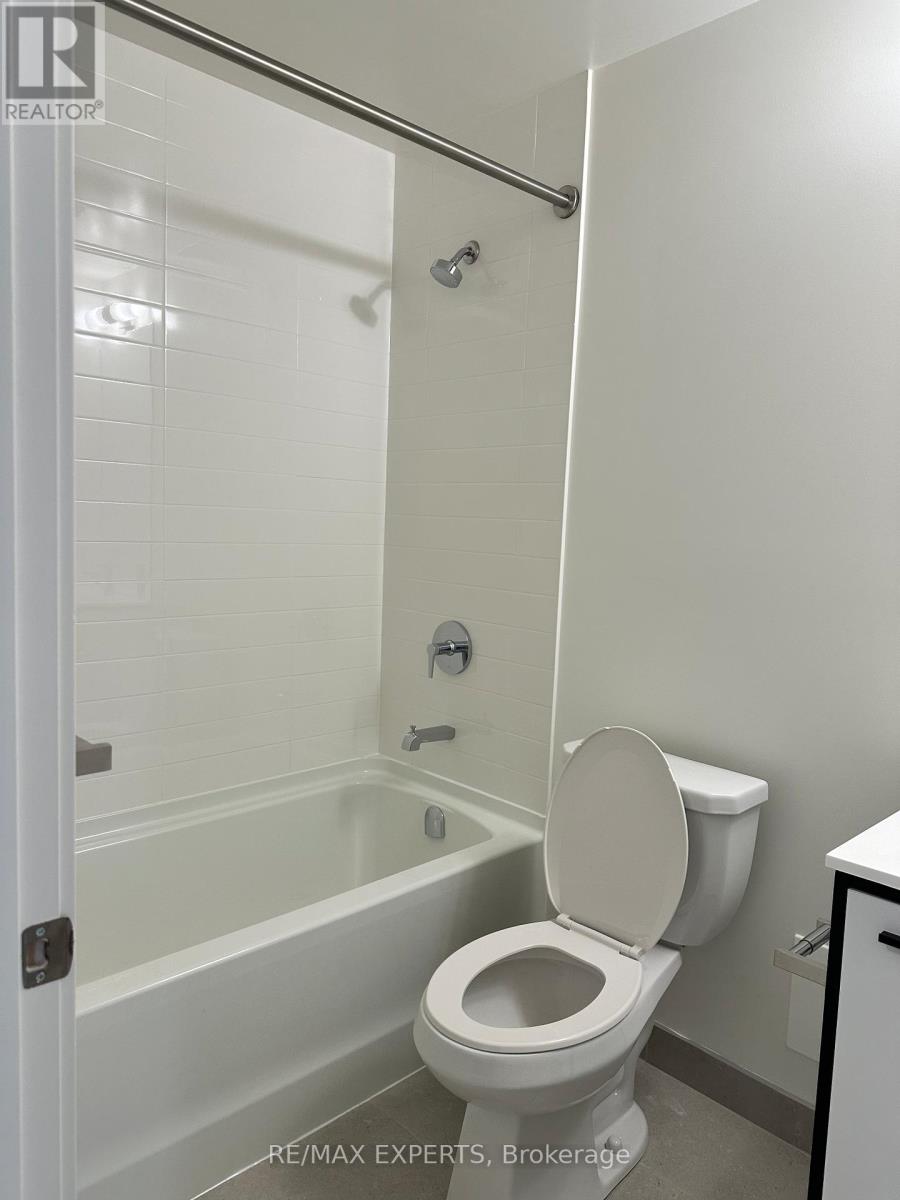 606 - 185 Deerfield Road, Newmarket, Ontario  L3Y 0G7 - Photo 11 - N12602404