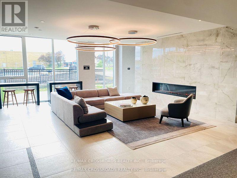 219 - 185 Deerfield Road, Newmarket, Ontario  L3Y 0G7 - Photo 2 - N12602418