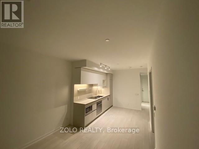 802 - 5 Buttermill Avenue, Vaughan, Ontario  L4K 0J5 - Photo 10 - N12602442