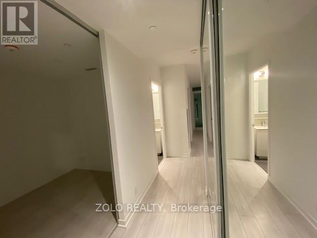 802 - 5 Buttermill Avenue, Vaughan, Ontario  L4K 0J5 - Photo 2 - N12602442