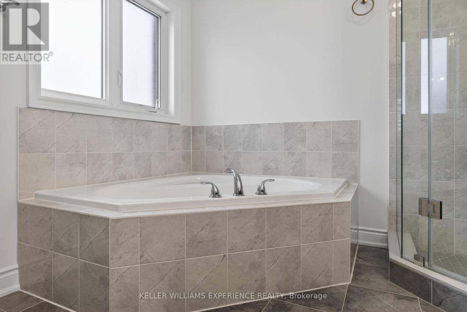 1606 Rizzardo Crescent, Innisfil, Ontario  L9S 0L7 - Photo 18 - N12602592