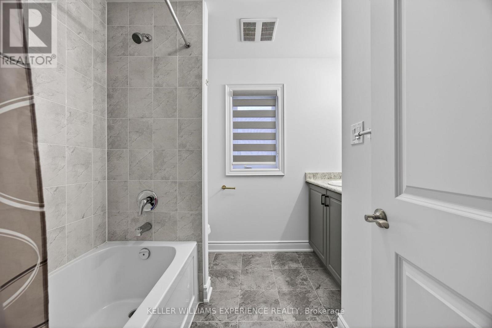 1606 Rizzardo Crescent, Innisfil, Ontario  L9S 0L7 - Photo 22 - N12602592