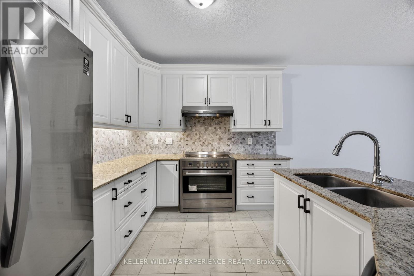 1606 Rizzardo Crescent, Innisfil, Ontario  L9S 0L7 - Photo 6 - N12602592