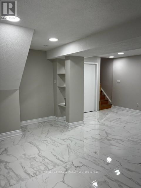 411 Bristol Road W, Mississauga, Ontario  L5R 3R7 - Photo 15 - W12602448