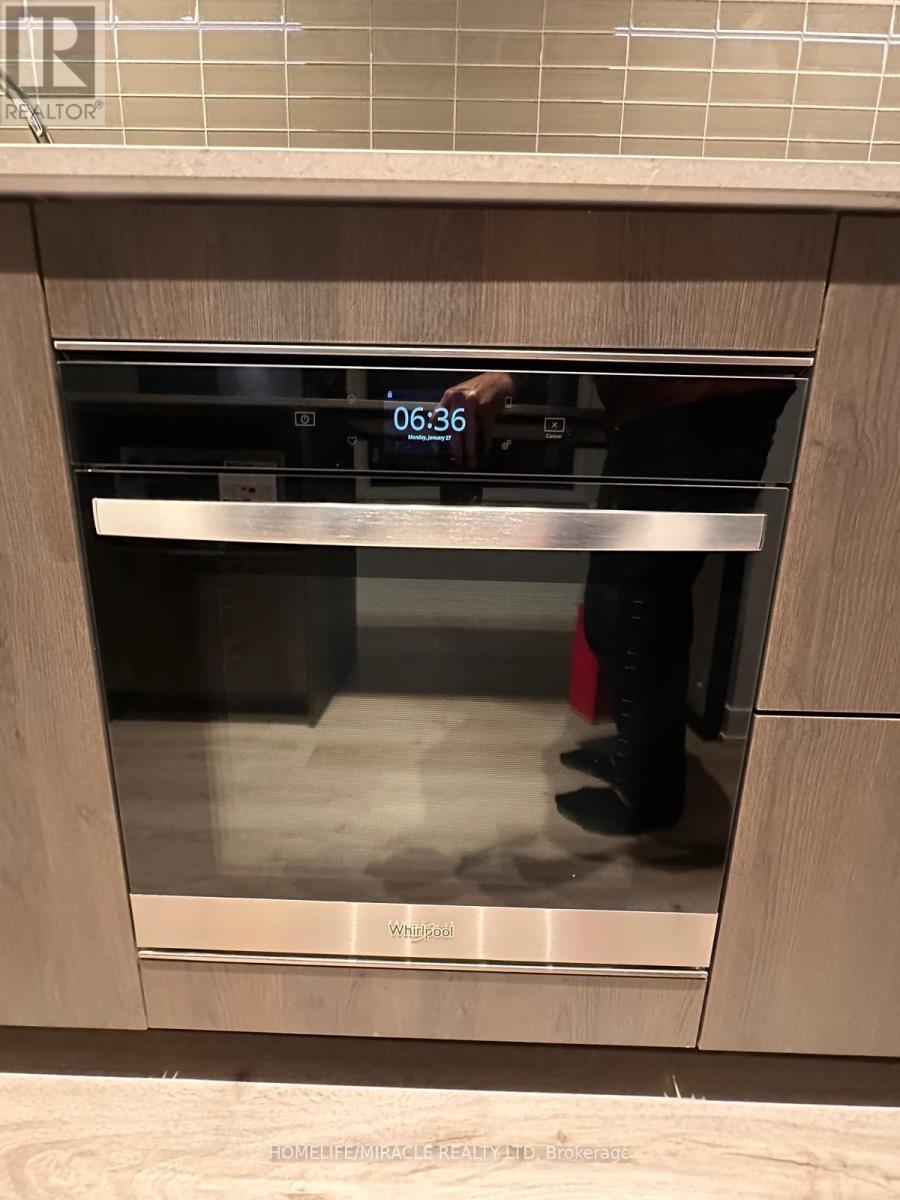 2710 - 395 Square One Drive, Mississauga, Ontario  L5B 0P6 - Photo 9 - W12602494