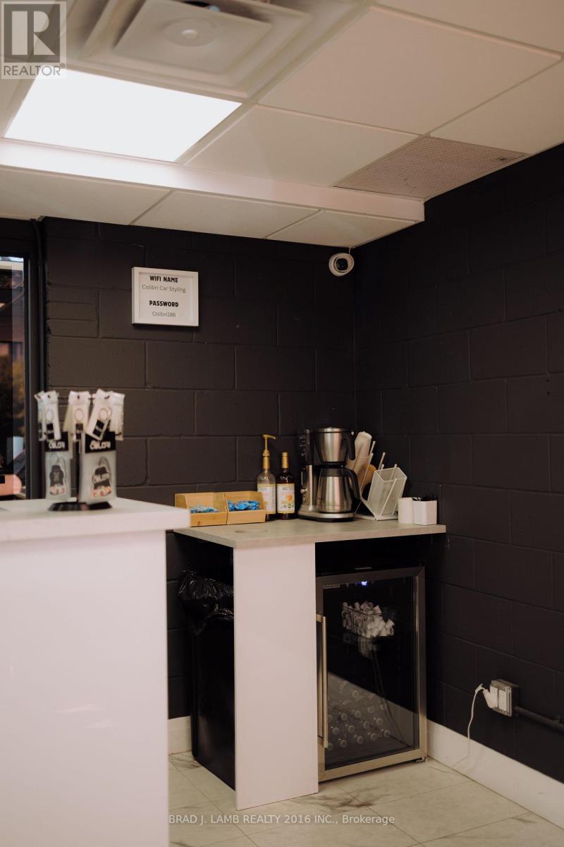 186 Mulock Avenue, Toronto, Ontario  M6N 3C8 - Photo 12 - W12602504