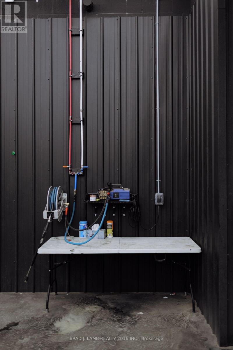 186 Mulock Avenue, Toronto, Ontario  M6N 3C8 - Photo 24 - W12602504