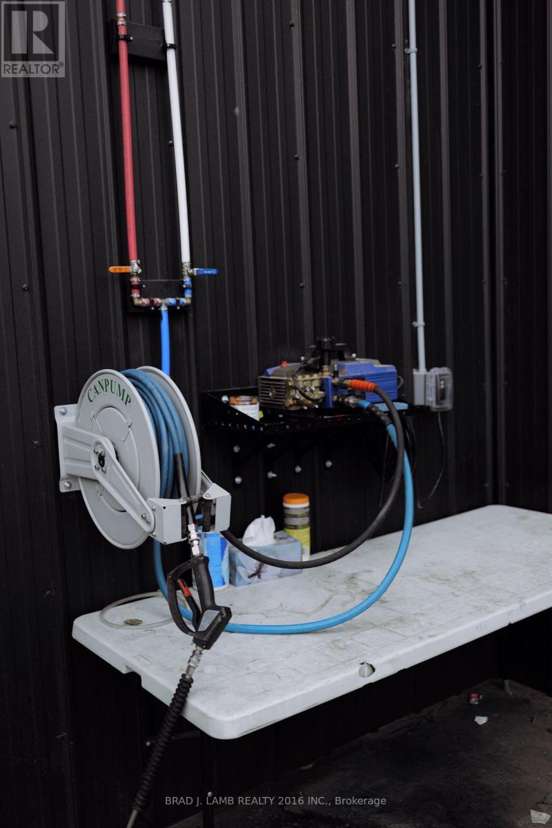 186 Mulock Avenue, Toronto, Ontario  M6N 3C8 - Photo 25 - W12602504