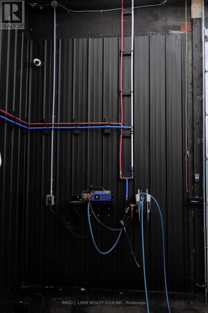 186 Mulock Avenue, Toronto, Ontario  M6N 3C8 - Photo 29 - W12602504