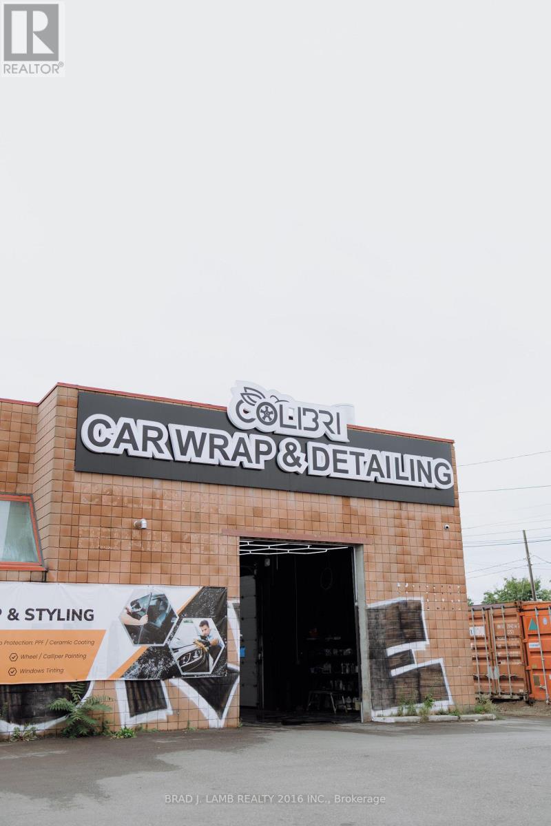 186 Mulock Avenue, Toronto, Ontario  M6N 3C8 - Photo 3 - W12602504