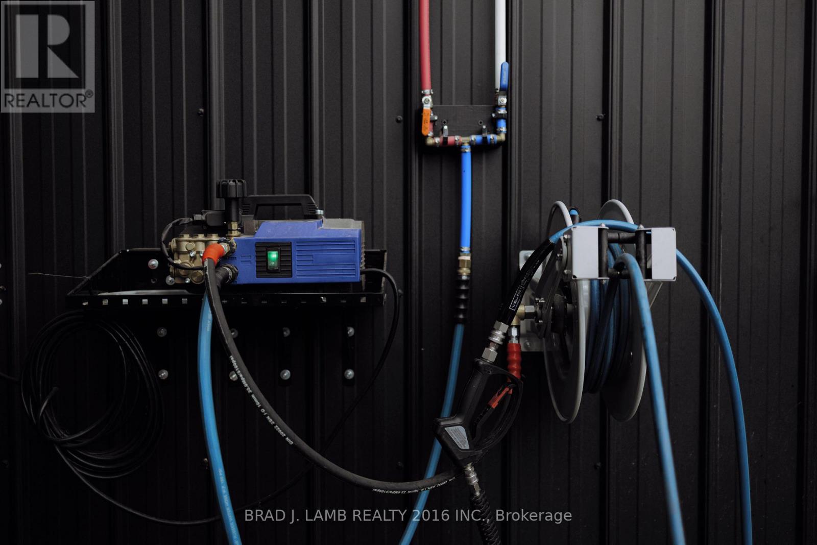 186 Mulock Avenue, Toronto, Ontario  M6N 3C8 - Photo 30 - W12602504