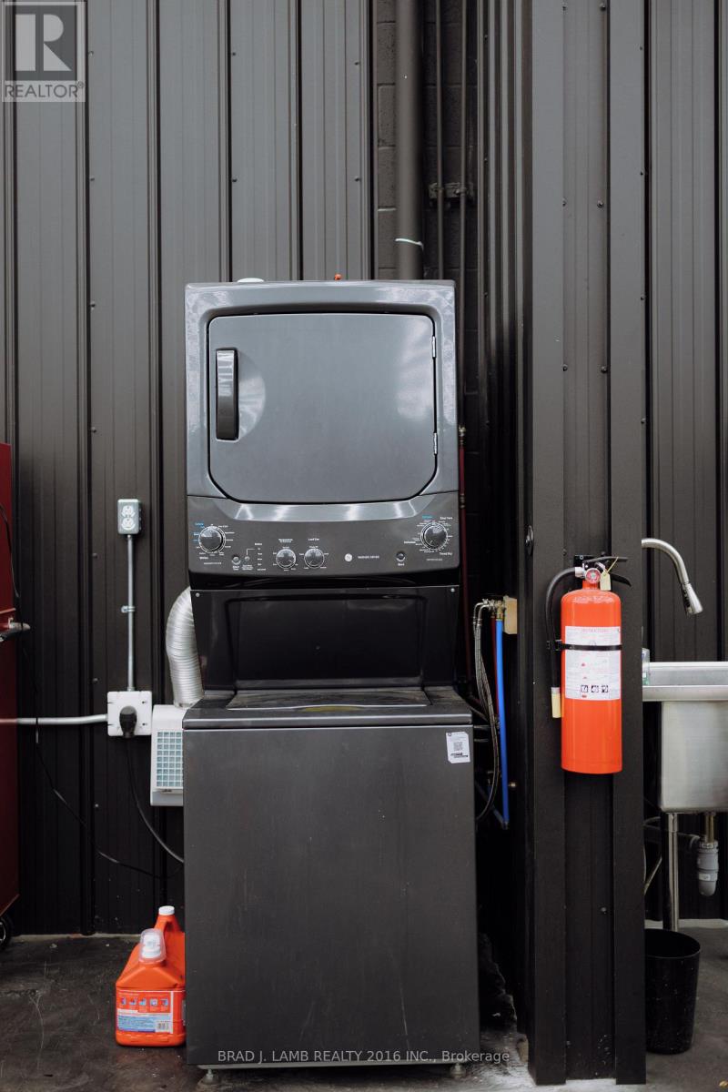 186 Mulock Avenue, Toronto, Ontario  M6N 3C8 - Photo 41 - W12602504