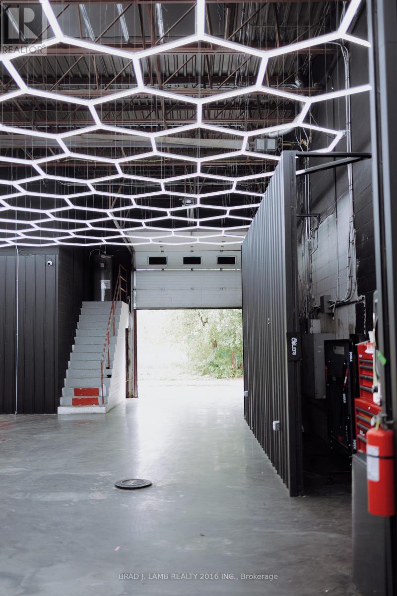 186 Mulock Avenue, Toronto, Ontario  M6N 3C8 - Photo 44 - W12602504