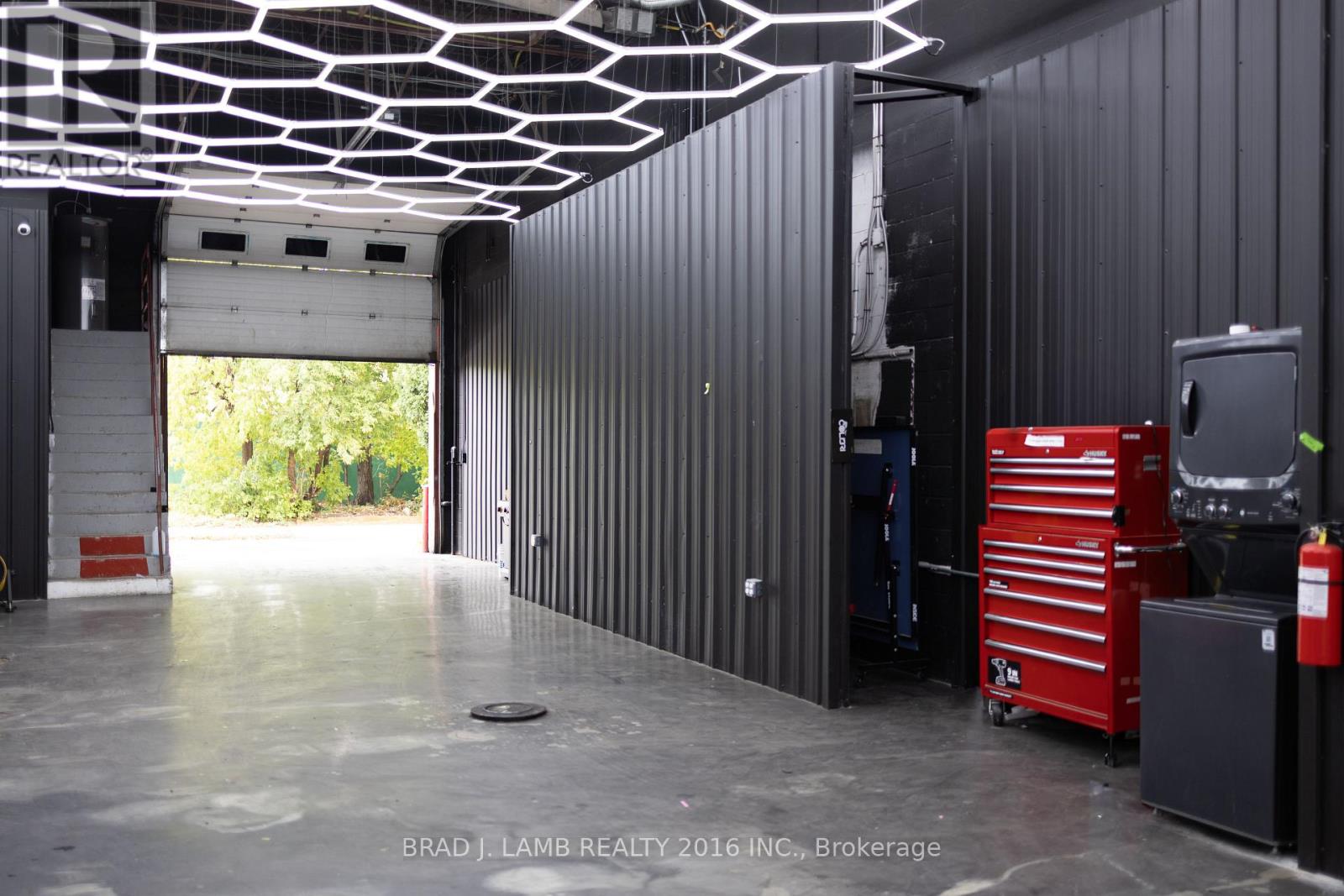 186 Mulock Avenue, Toronto, Ontario  M6N 3C8 - Photo 46 - W12602504