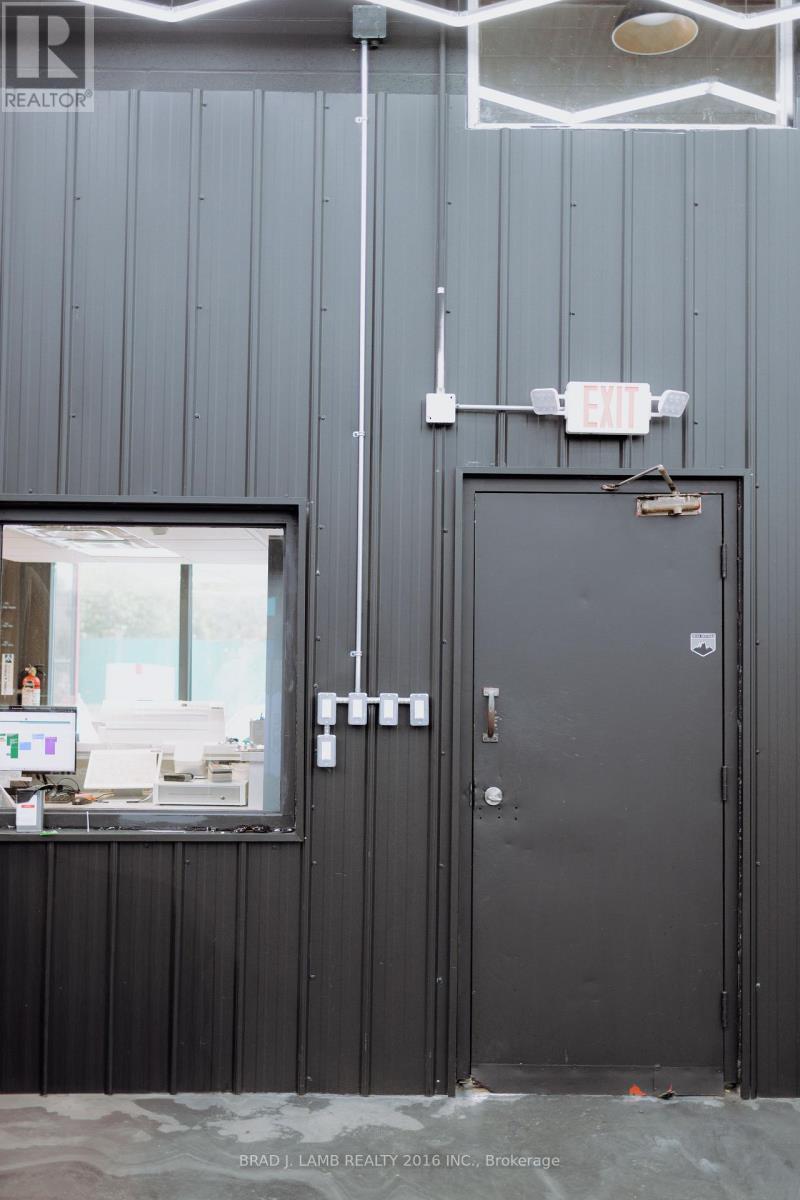 186 Mulock Avenue, Toronto, Ontario  M6N 3C8 - Photo 6 - W12602504