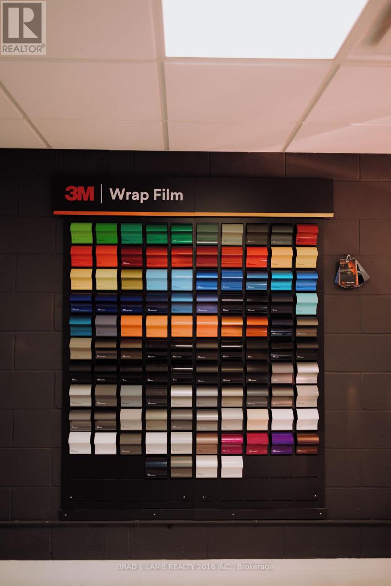 186 Mulock Avenue, Toronto, Ontario  M6N 3C8 - Photo 9 - W12602504