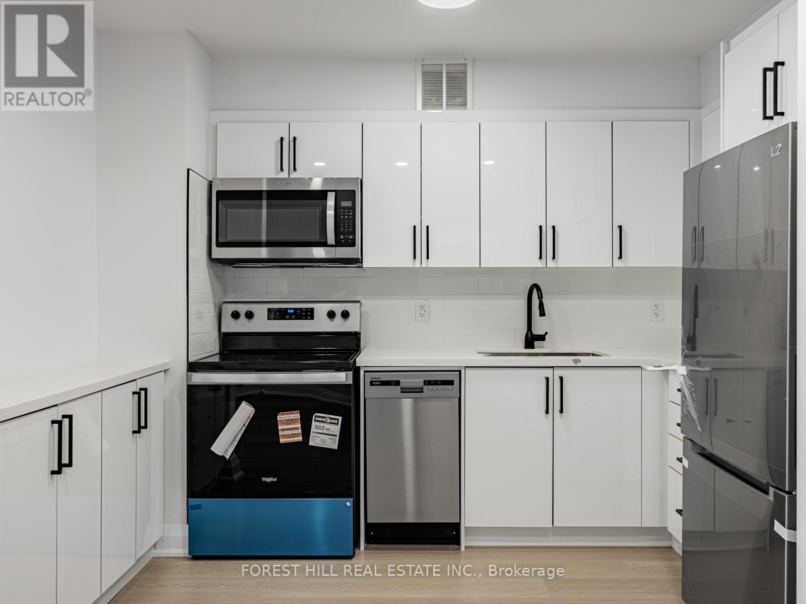 416 - 377 Ridelle Avenue, Toronto, Ontario  M6B 1K2 - Photo 5 - W12602520