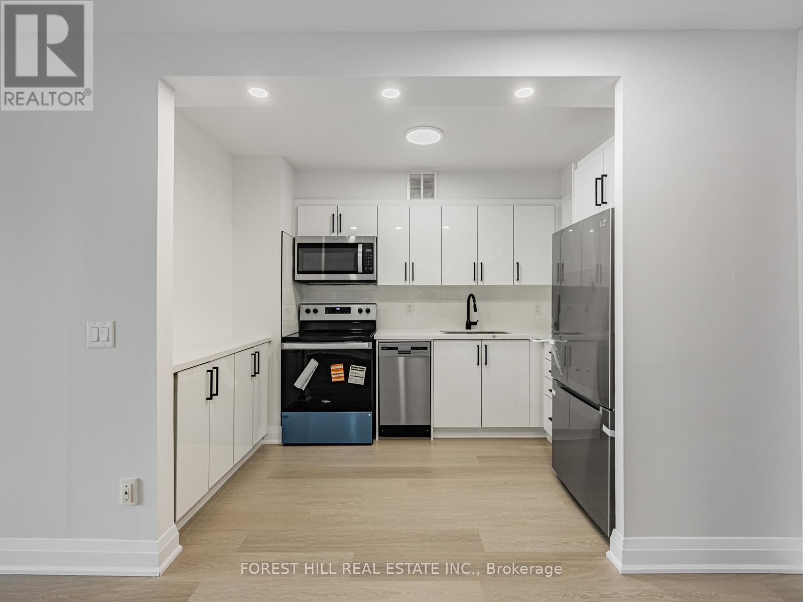 416 - 377 Ridelle Avenue, Toronto, Ontario  M6B 1K2 - Photo 6 - W12602520