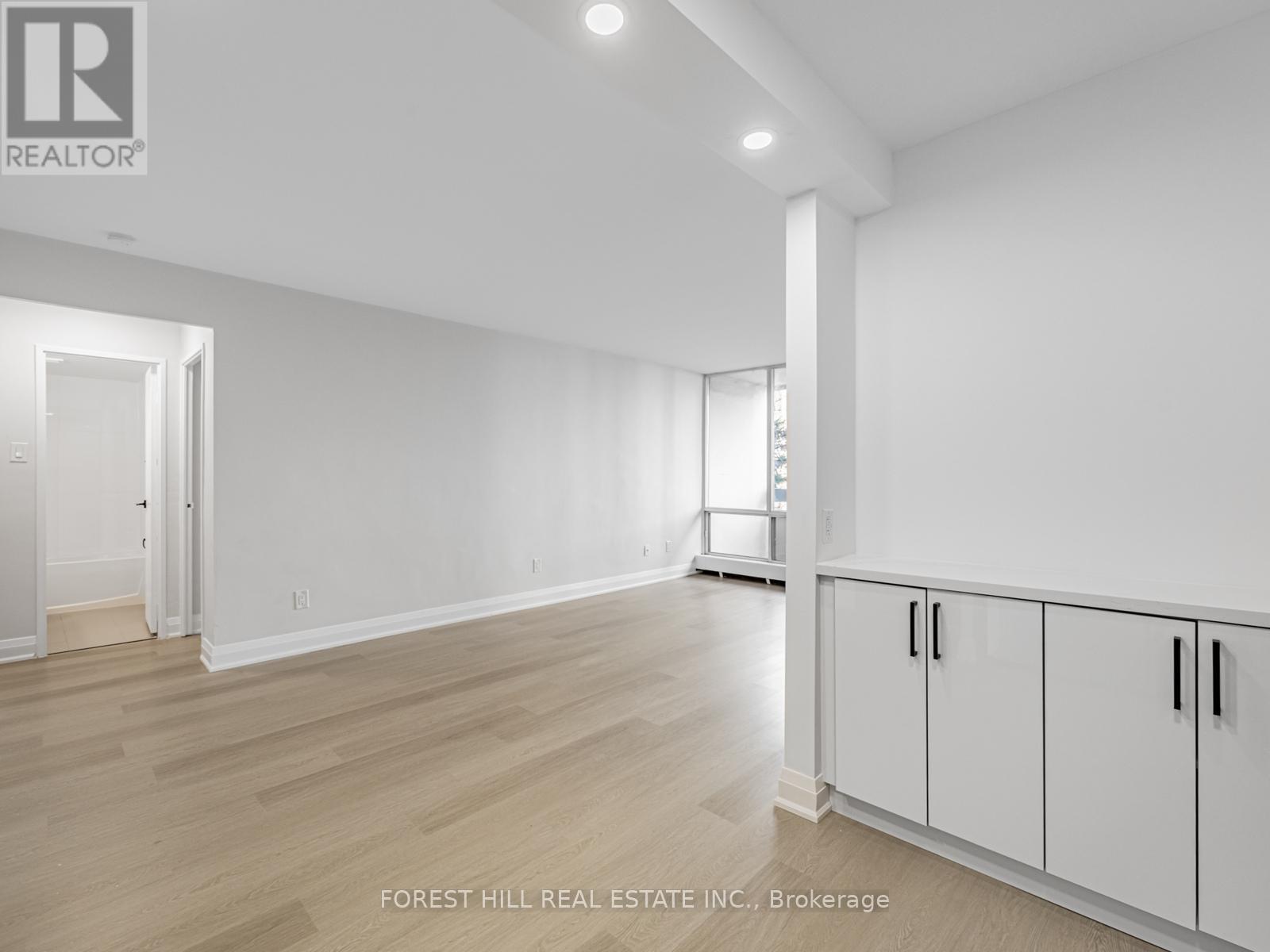 416 - 377 Ridelle Avenue, Toronto, Ontario  M6B 1K2 - Photo 8 - W12602520