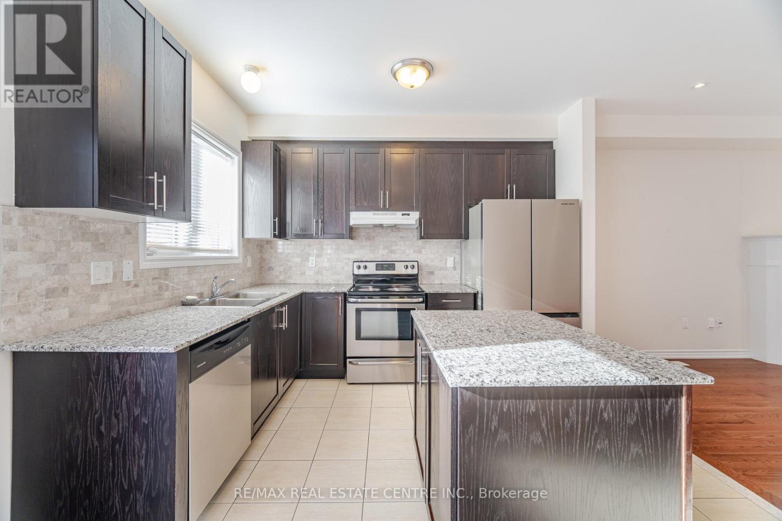 11 Yately Street, Brampton, Ontario  L7A 4R9 - Photo 10 - W12602546