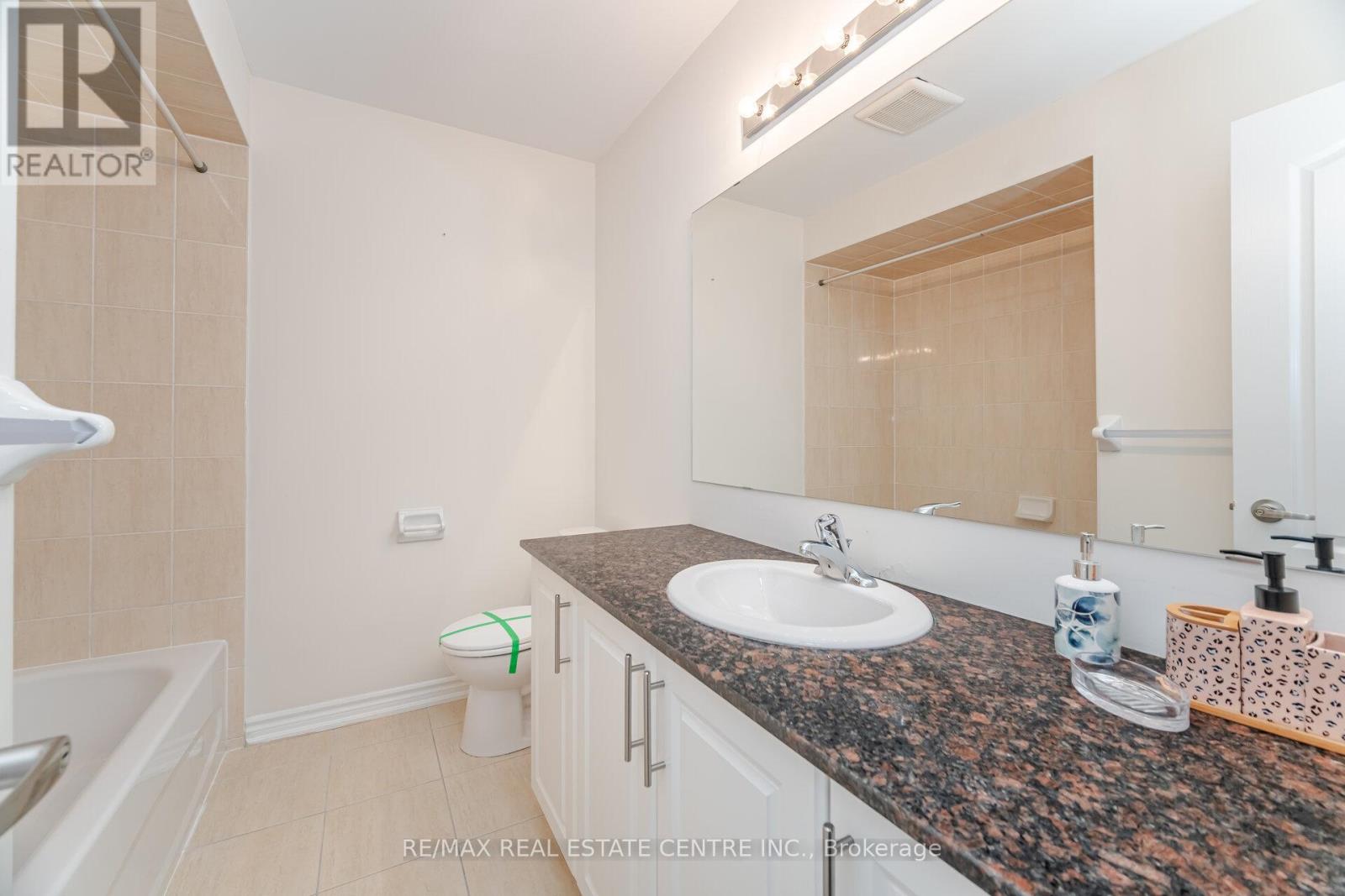 11 Yately Street, Brampton, Ontario  L7A 4R9 - Photo 22 - W12602546