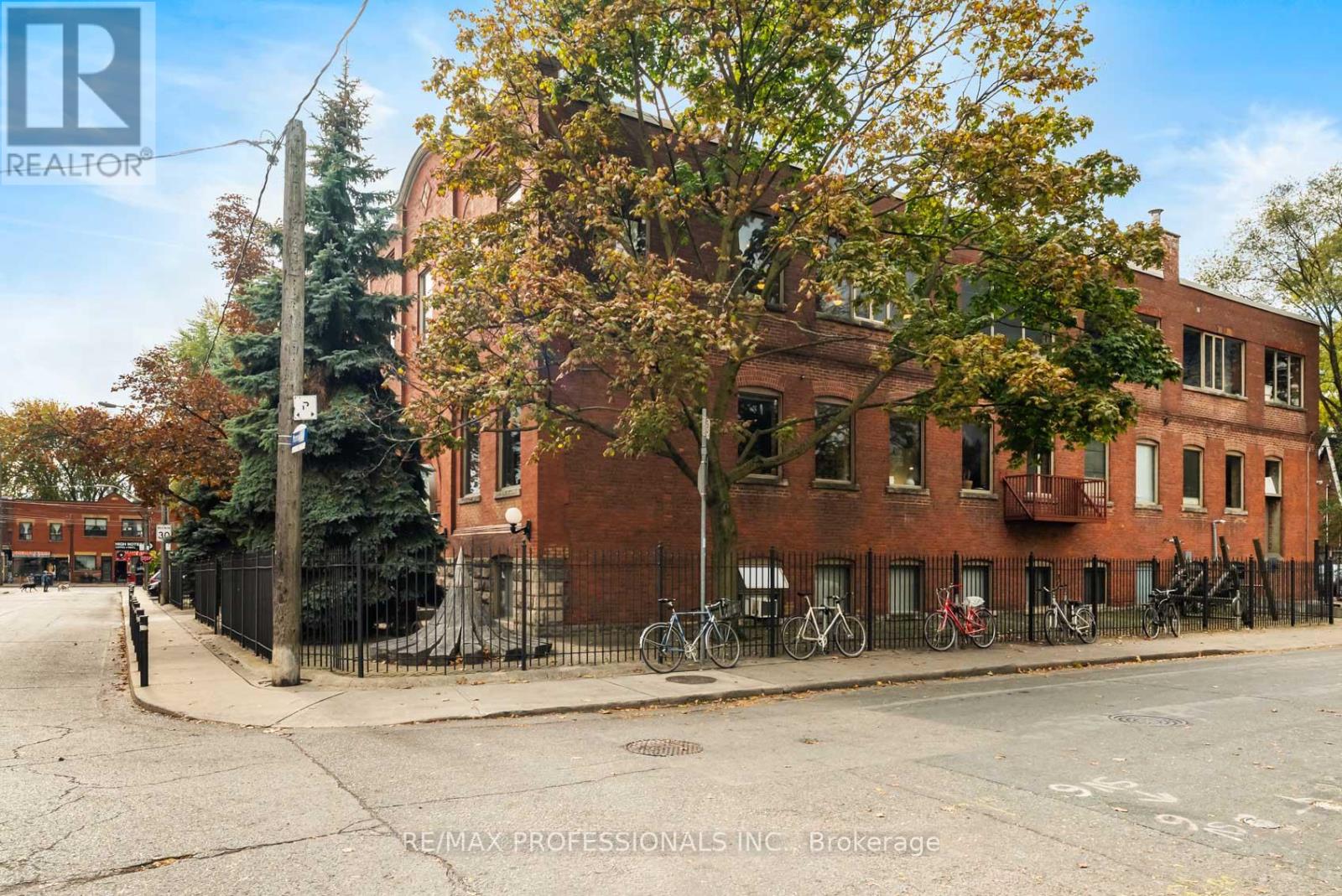 G3 - 10 Morrow Avenue, Toronto, Ontario  M6R 2J1 - Photo 3 - W12602590