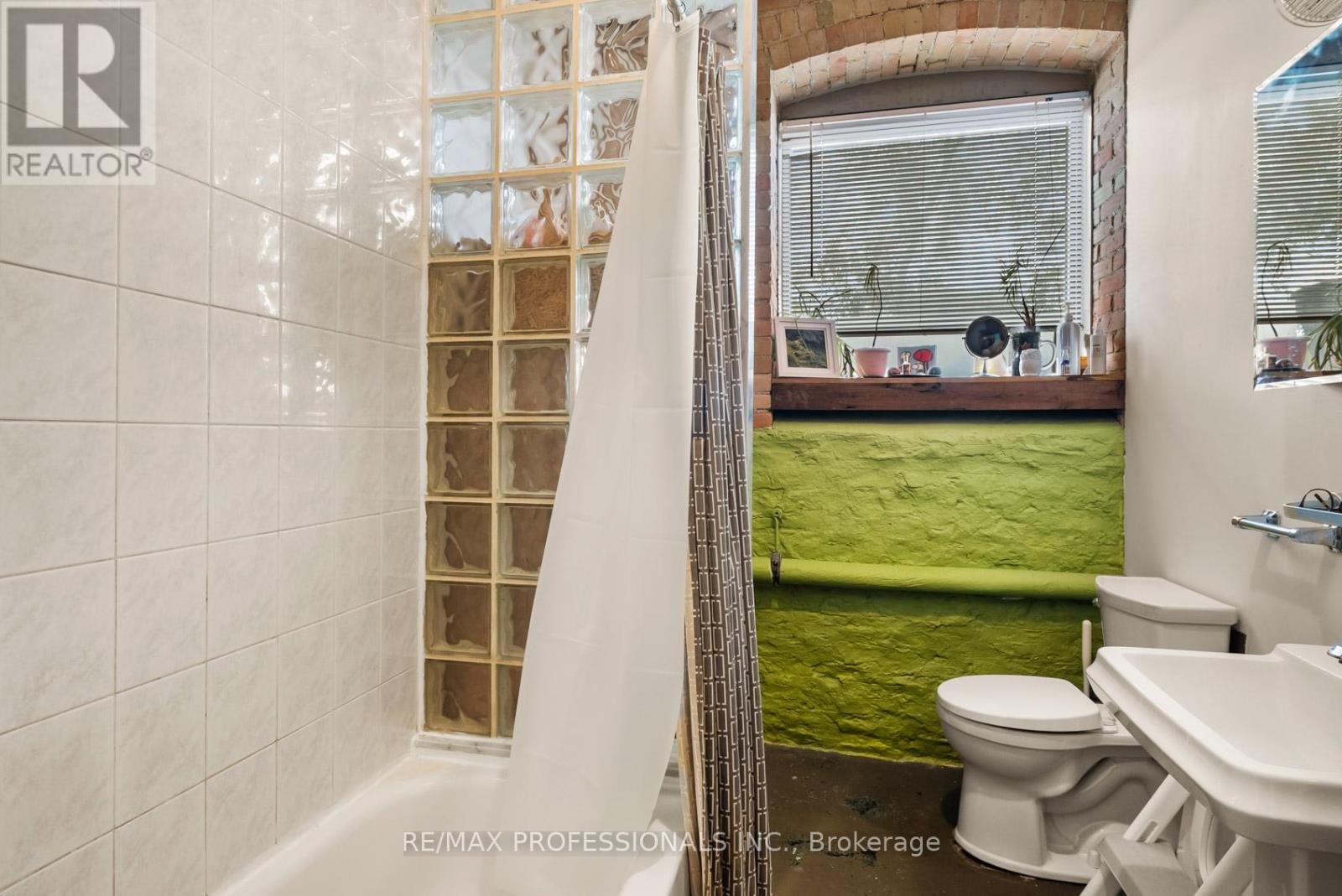 G3 - 10 Morrow Avenue, Toronto, Ontario  M6R 2J1 - Photo 7 - W12602590