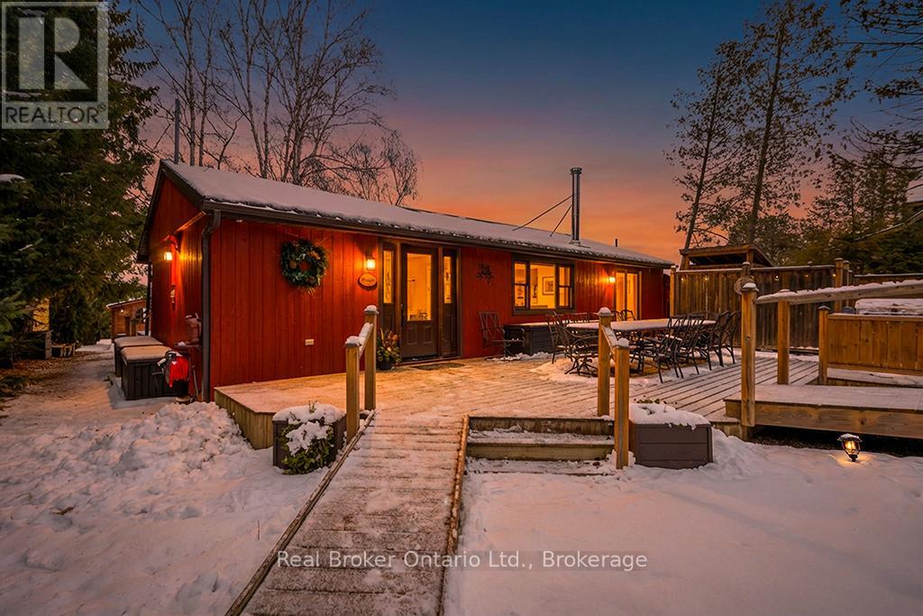 111 Wilson Drive, Georgian Bluffs, Ontario  N0H 2T0 - Photo 1 - X12602652