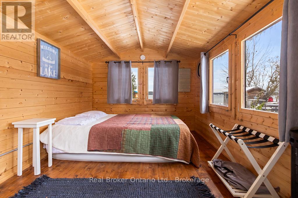 111 Wilson Drive, Georgian Bluffs, Ontario  N0H 2T0 - Photo 35 - X12602652