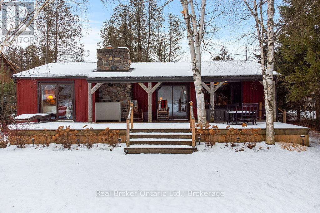 111 Wilson Drive, Georgian Bluffs, Ontario  N0H 2T0 - Photo 4 - X12602652