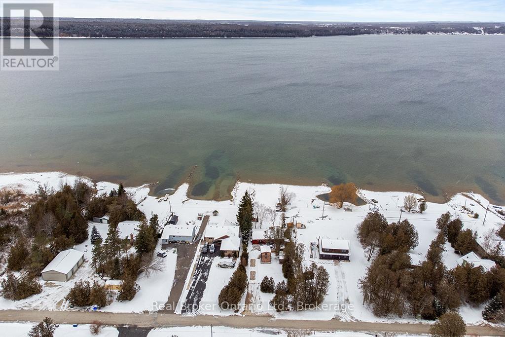 111 Wilson Drive, Georgian Bluffs, Ontario  N0H 2T0 - Photo 48 - X12602652