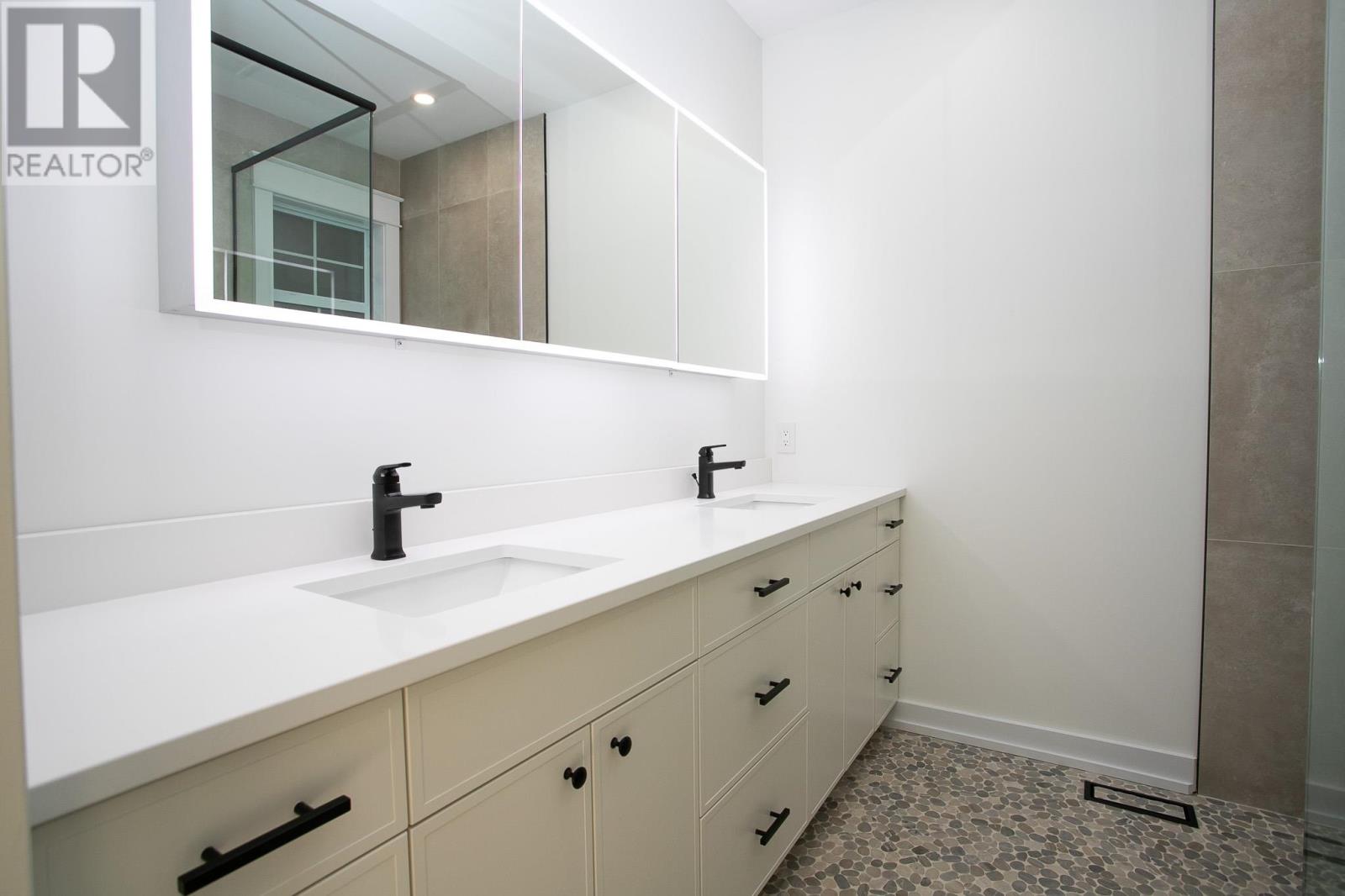 8 Bluffs Dr, Sault Ste. Marie, Ontario P6A 0B4 - Photo 28 - SM250386