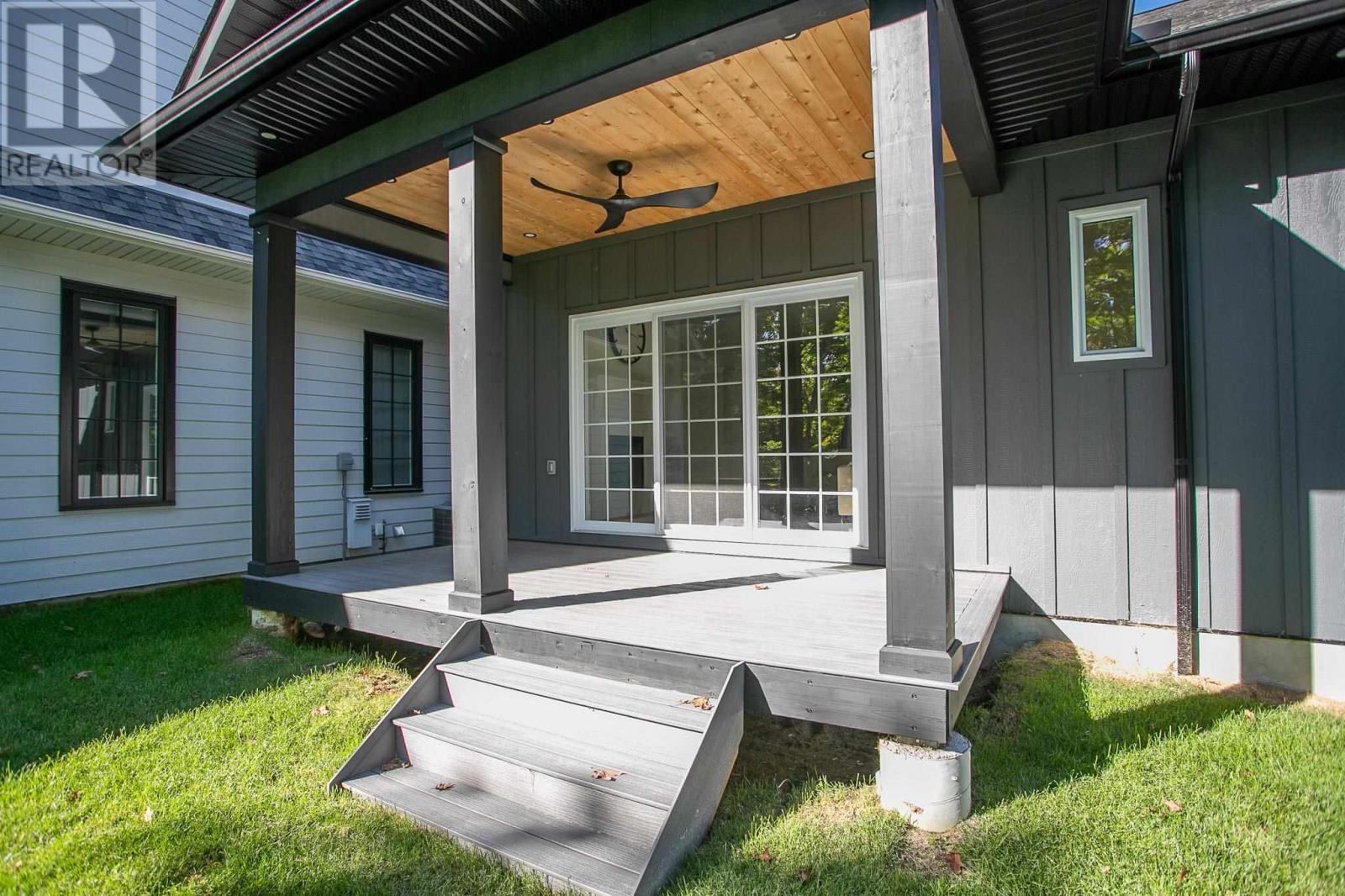 8 Bluffs Dr, Sault Ste. Marie, Ontario P6A 0B4 - Photo 4 - SM250386