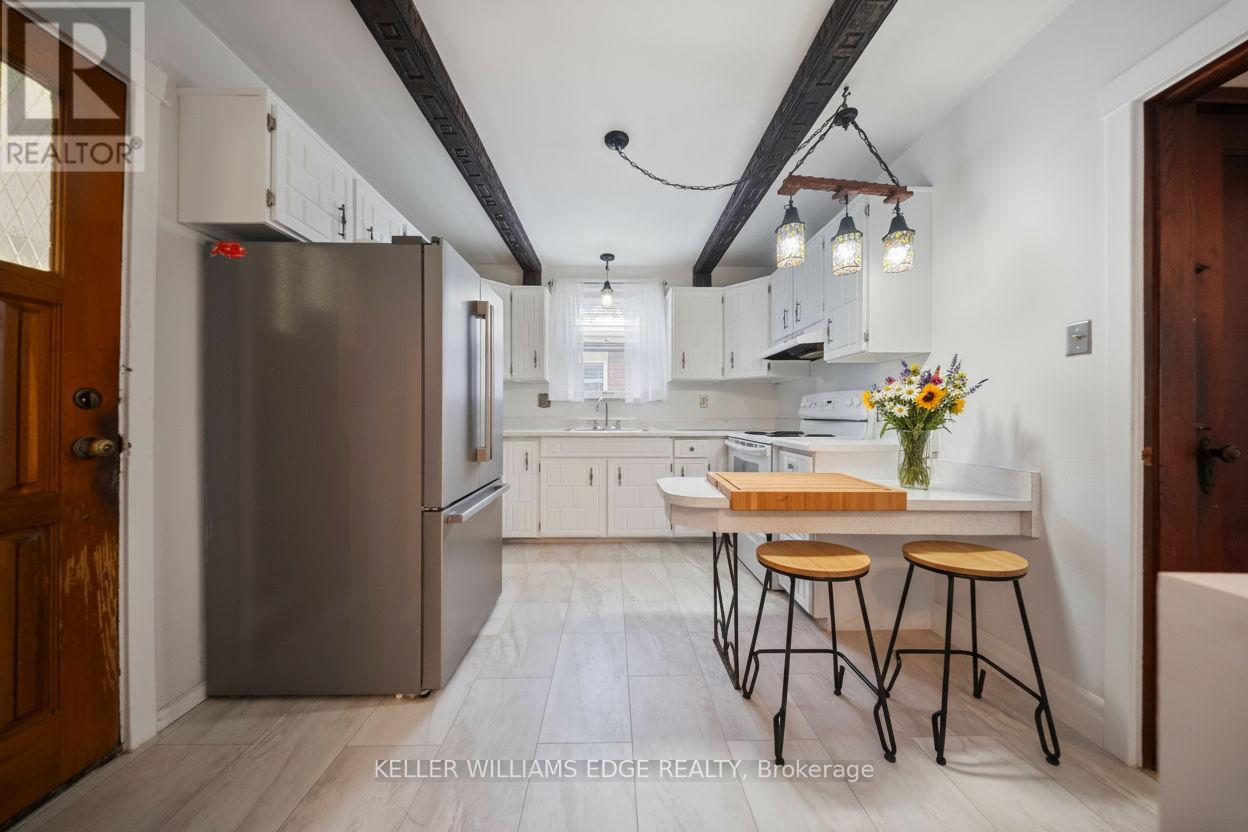 186 Huxley Avenue S, Hamilton, Ontario  L8K 2R3 - Photo 8 - X12602398