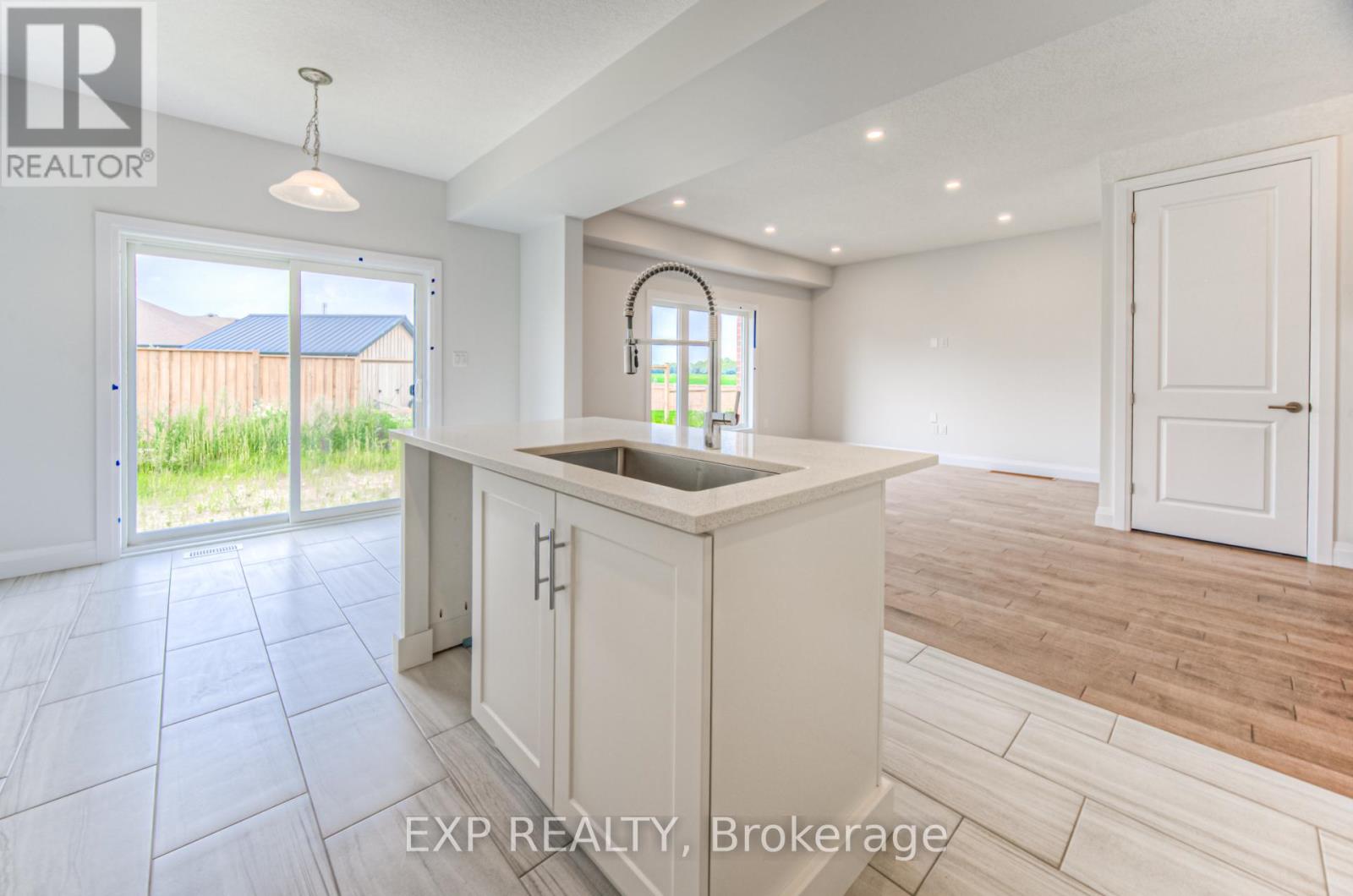 235 Applewood Street, Blandford-Blenheim, Ontario  N0J 1S0 - Photo 15 - X12602408