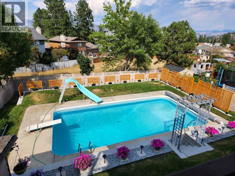 436 Garibaldi Drive, Kamloops, British Columbia  V2E 2A9 - Photo 2 - 10370453