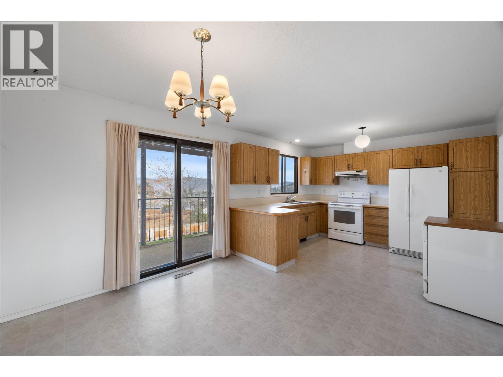 436 Garibaldi Drive, Kamloops, British Columbia  V2E 2A9 - Photo 12 - 10370453