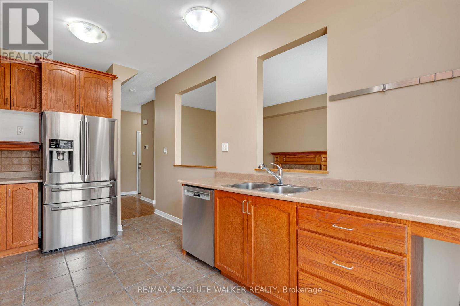 321 Upcountry Drive, Ottawa, Ontario  K2S 2H6 - Photo 10 - X12602638