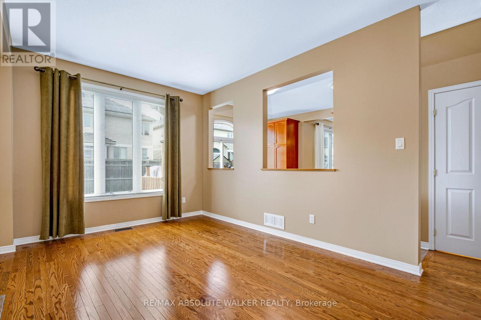 321 Upcountry Drive, Ottawa, Ontario  K2S 2H6 - Photo 16 - X12602638