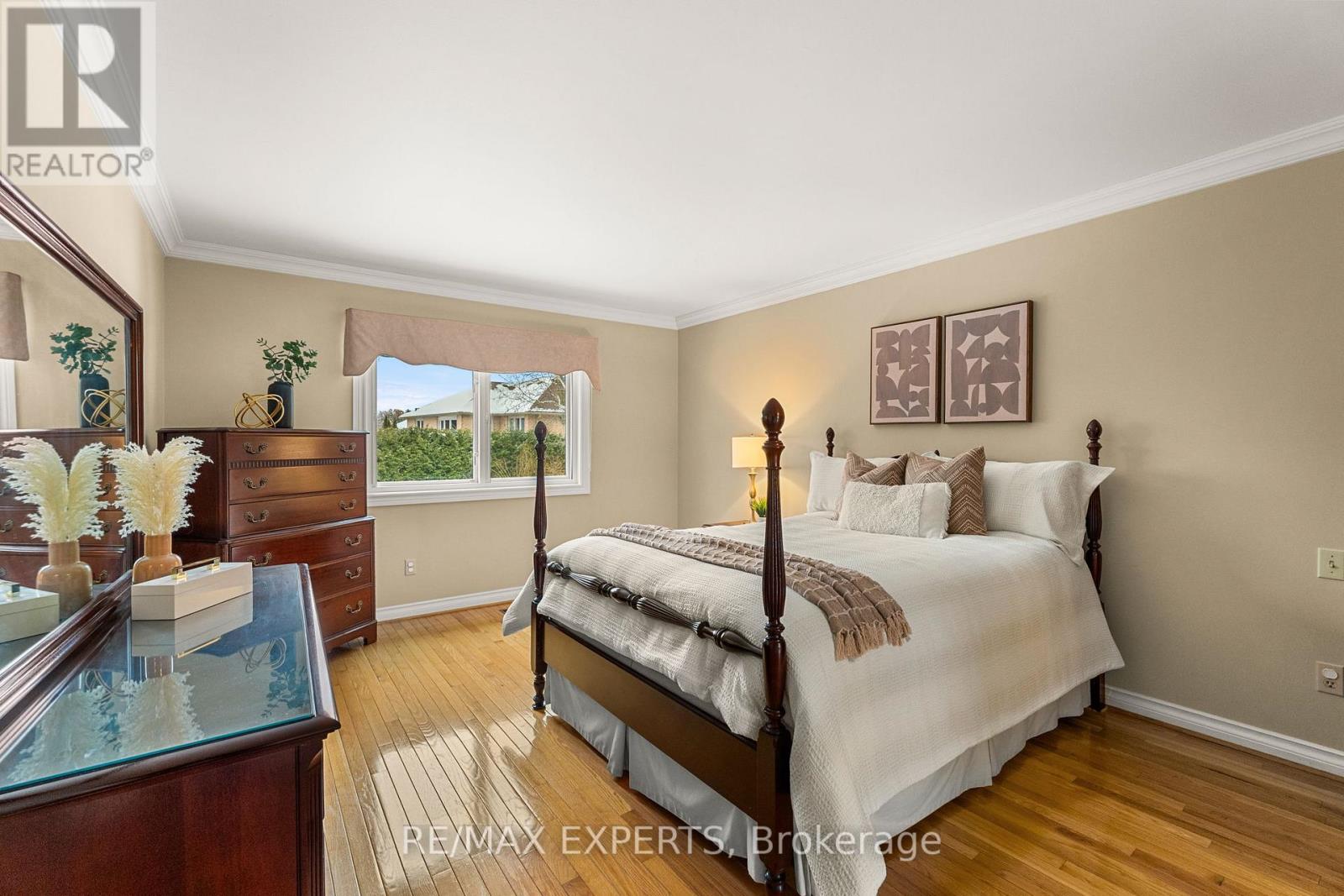 64 Craigleith Crescent, Richmond Hill, Ontario  L4E 2S4 - Photo 16 - N12602474